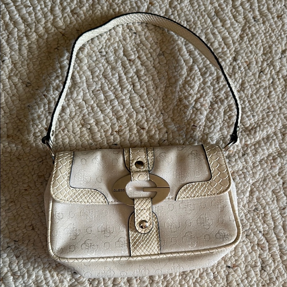 Vintage 90s Guess Cream Shoulder Bag - perfect for teens